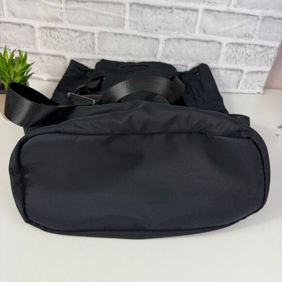 Beyond Yoga Convertible Gym Backpack Bag Black - Picture 8 of 10